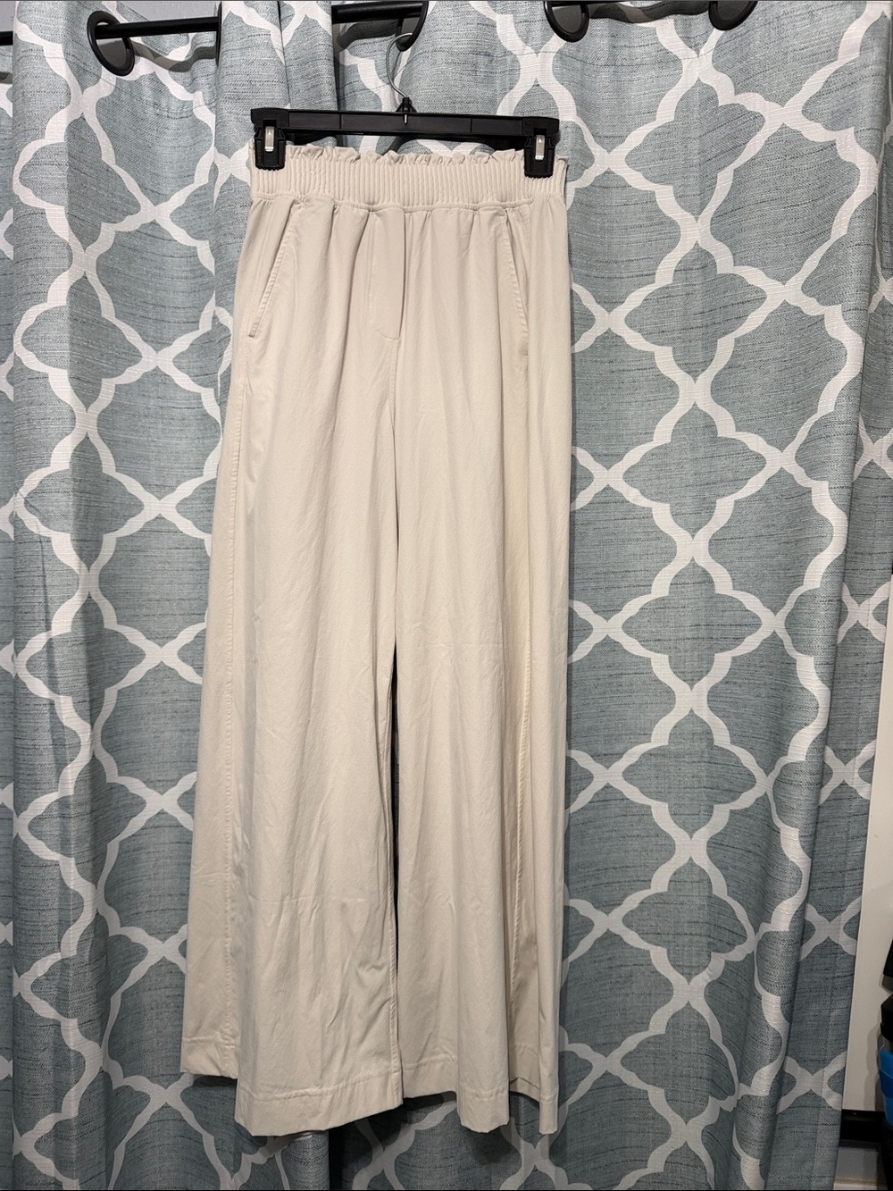 lululemon athletica Wide-Leg Elastic-Waist Pants in Cream EUC